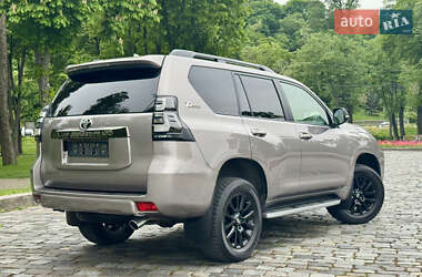Внедорожник / Кроссовер Toyota Land Cruiser Prado 2022 в 