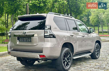 Внедорожник / Кроссовер Toyota Land Cruiser Prado 2022 в 