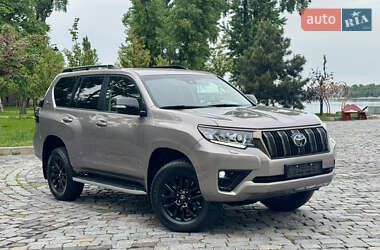 Внедорожник / Кроссовер Toyota Land Cruiser Prado 2022 в 