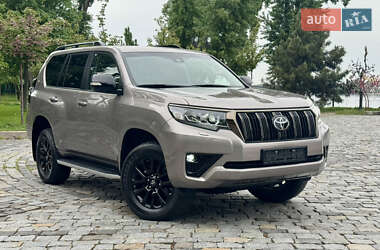 Внедорожник / Кроссовер Toyota Land Cruiser Prado 2022 в 