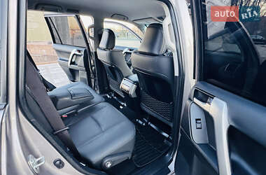 Внедорожник / Кроссовер Toyota Land Cruiser Prado 2022 в 