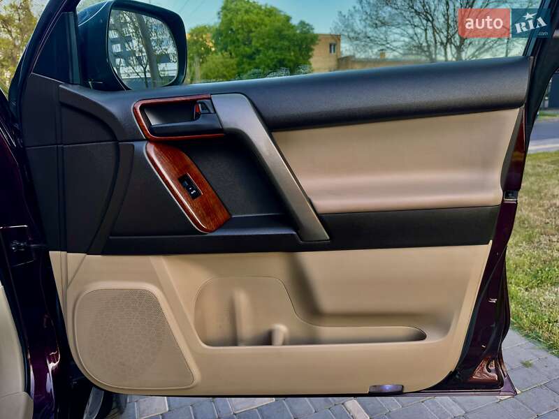 Позашляховик / Кросовер Toyota Land Cruiser Prado 2010 в Одесі