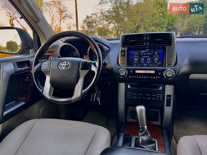 Позашляховик / Кросовер Toyota Land Cruiser Prado 2010 в Одесі