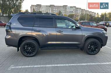 Позашляховик / Кросовер Toyota Land Cruiser Prado 2022 в 