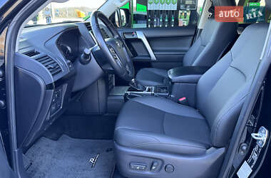 Внедорожник / Кроссовер Toyota Land Cruiser Prado 2021 в 