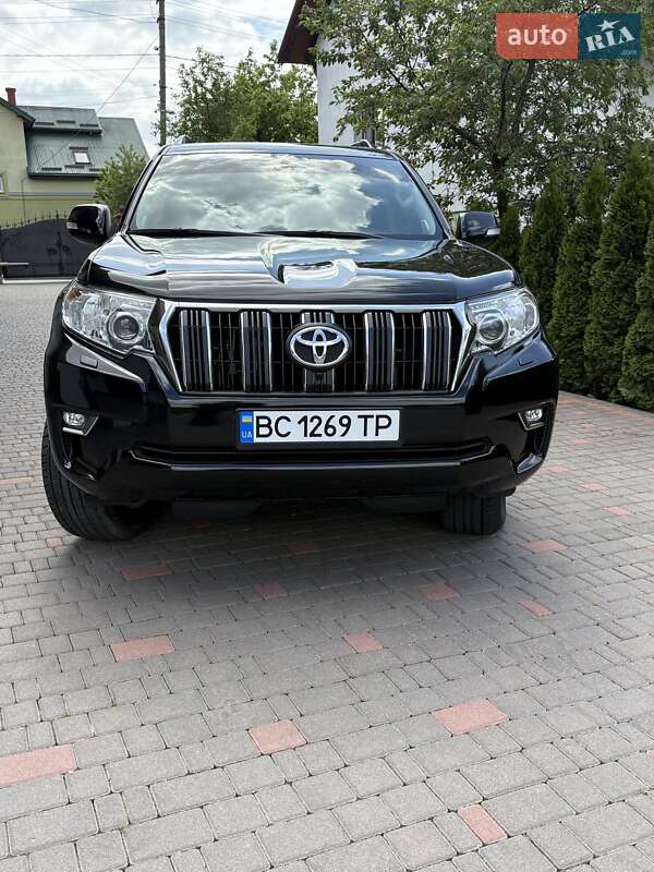 Внедорожник / Кроссовер Toyota Land Cruiser Prado 2018 в Новояворовске
