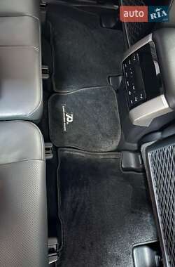 Позашляховик / Кросовер Toyota Land Cruiser Prado 2022 в 