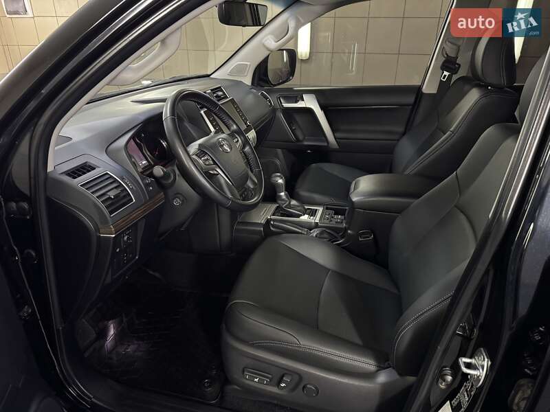 Позашляховик / Кросовер Toyota Land Cruiser Prado 2022 в Умані