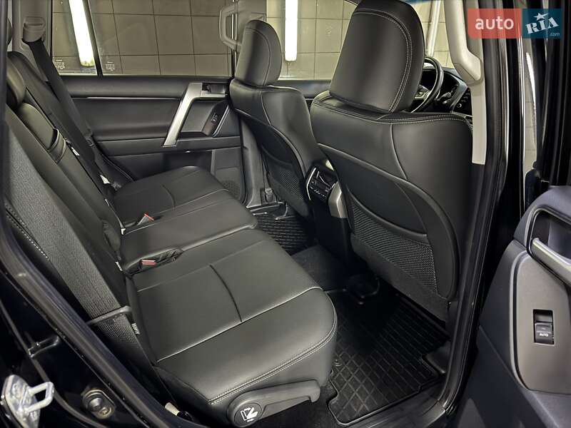 Позашляховик / Кросовер Toyota Land Cruiser Prado 2022 в Умані
