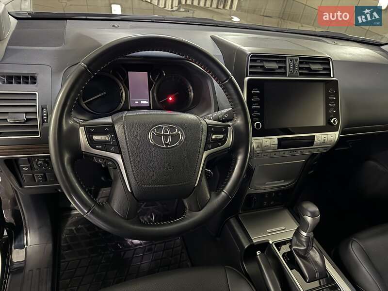 Позашляховик / Кросовер Toyota Land Cruiser Prado 2022 в Умані