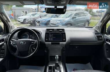 Внедорожник / Кроссовер Toyota Land Cruiser Prado 2022 в 