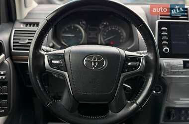 Внедорожник / Кроссовер Toyota Land Cruiser Prado 2022 в 