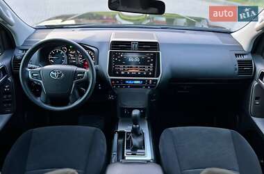 Внедорожник / Кроссовер Toyota Land Cruiser Prado 2022 в 