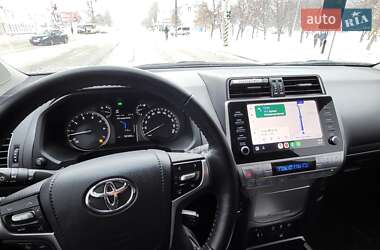 Внедорожник / Кроссовер Toyota Land Cruiser Prado 2020 в 
