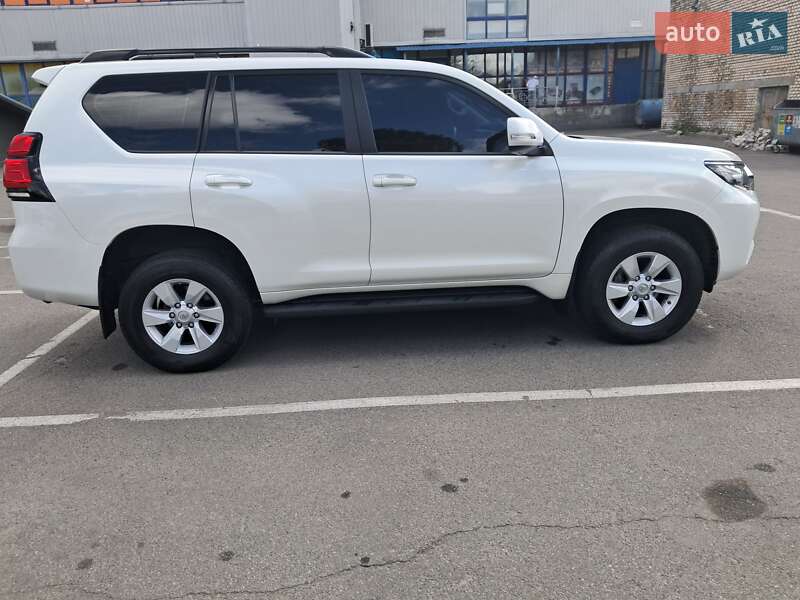 Toyota Land Cruiser Prado 2019