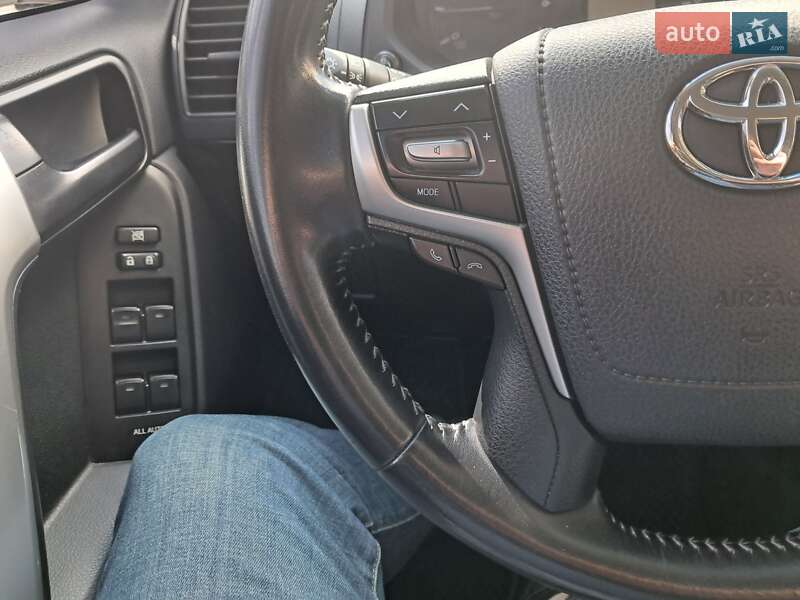 Внедорожник / Кроссовер Toyota Land Cruiser Prado 2019 в Киеве