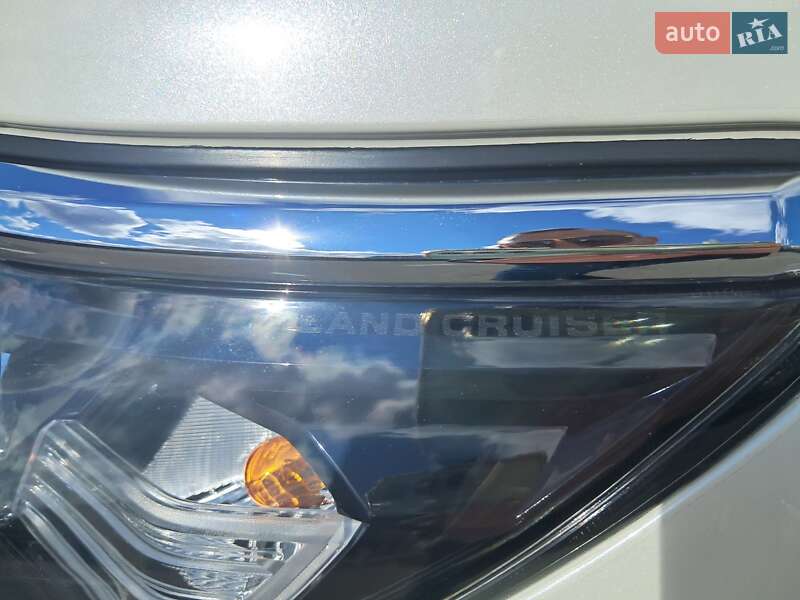 Внедорожник / Кроссовер Toyota Land Cruiser Prado 2019 в Киеве