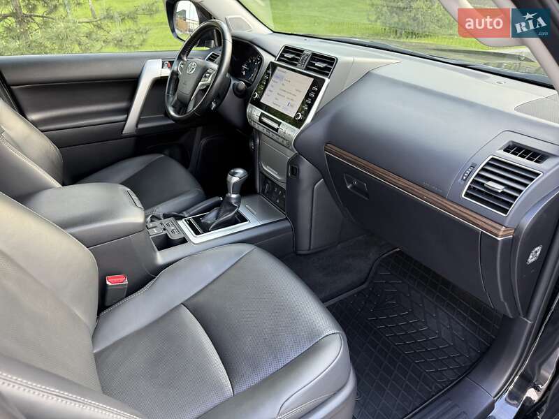 Позашляховик / Кросовер Toyota Land Cruiser Prado 2022 в Києві