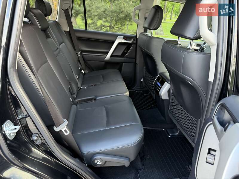 Позашляховик / Кросовер Toyota Land Cruiser Prado 2022 в Києві