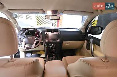 Внедорожник / Кроссовер Toyota Land Cruiser Prado 2014 в 