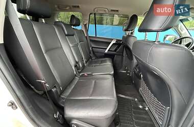 Внедорожник / Кроссовер Toyota Land Cruiser Prado 2018 в 