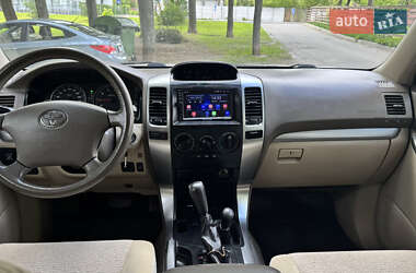 Внедорожник / Кроссовер Toyota Land Cruiser Prado 2004 в 