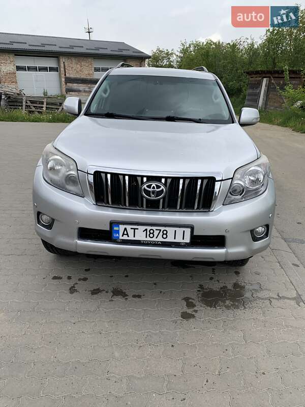 Позашляховик / Кросовер Toyota Land Cruiser Prado 2011 в 