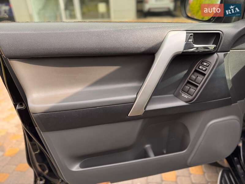 Внедорожник / Кроссовер Toyota Land Cruiser Prado 2012 в Львове фото 10 Внедорожник / Кроссовер Toyota Land Cruiser Prado 2012 в Львове