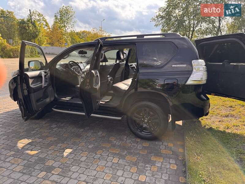 Внедорожник / Кроссовер Toyota Land Cruiser Prado 2012 в Львове фото 5 Внедорожник / Кроссовер Toyota Land Cruiser Prado 2012 в Львове