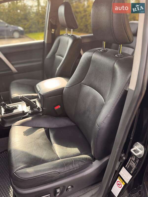 Внедорожник / Кроссовер Toyota Land Cruiser Prado 2012 в Львове фото 16 Внедорожник / Кроссовер Toyota Land Cruiser Prado 2012 в Львове