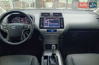 Позашляховик / Кросовер Toyota Land Cruiser Prado 2021 в 