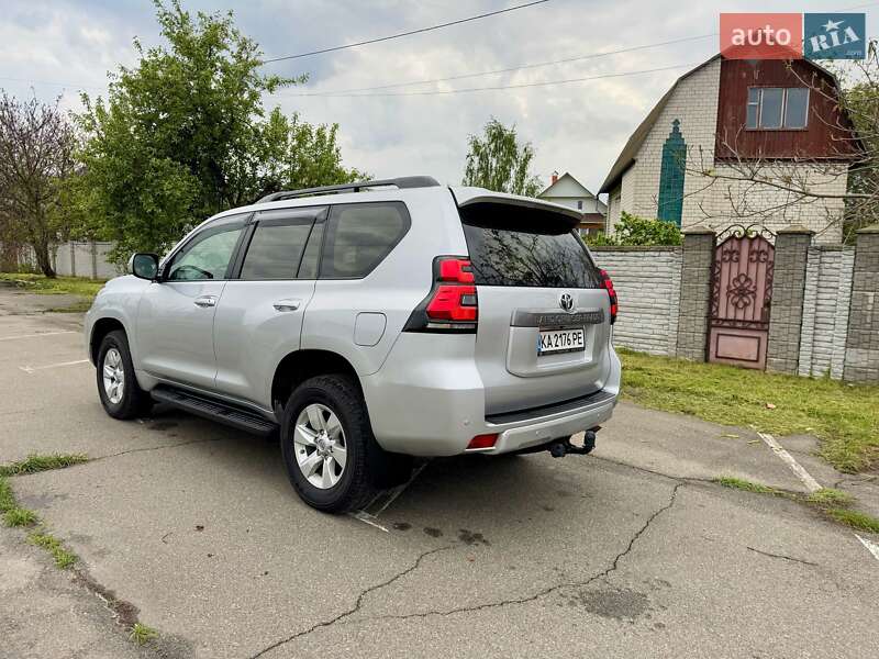 Позашляховик / Кросовер Toyota Land Cruiser Prado 2019 в Києві