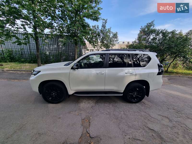 Toyota Land Cruiser Prado 2021