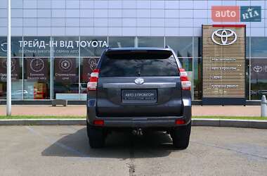 Позашляховик / Кросовер Toyota Land Cruiser Prado 2016 в 