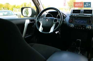 Позашляховик / Кросовер Toyota Land Cruiser Prado 2016 в 