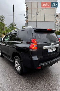 Внедорожник / Кроссовер Toyota Land Cruiser Prado 2017 в 