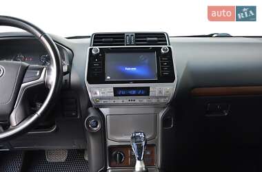 Позашляховик / Кросовер Toyota Land Cruiser Prado 2019 в 