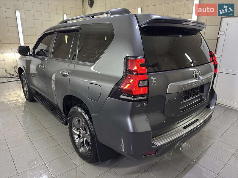 Позашляховик / Кросовер Toyota Land Cruiser Prado 2019 в Умані