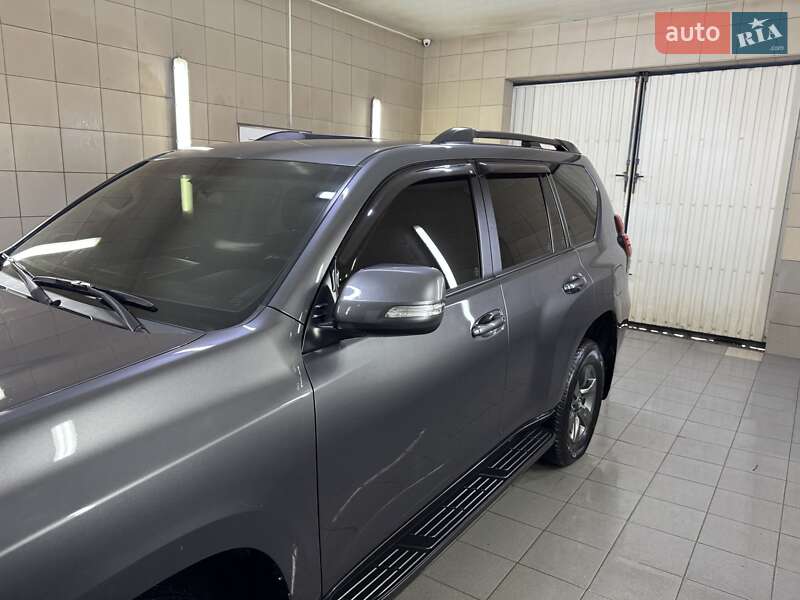Позашляховик / Кросовер Toyota Land Cruiser Prado 2019 в Умані