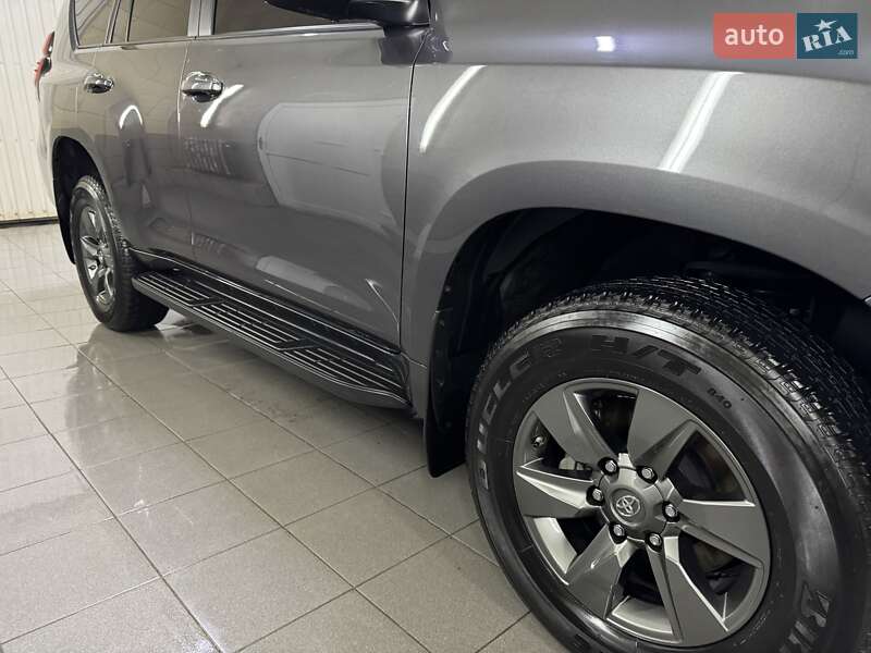 Позашляховик / Кросовер Toyota Land Cruiser Prado 2019 в Умані