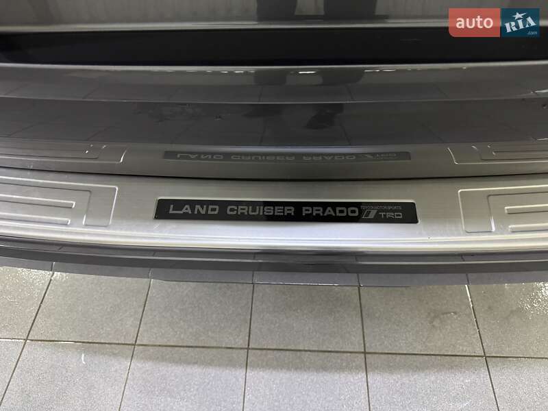 Позашляховик / Кросовер Toyota Land Cruiser Prado 2019 в Умані