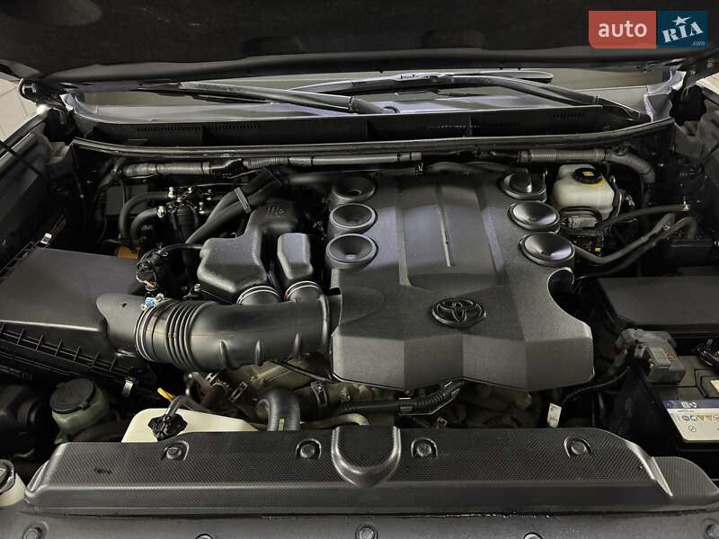 Позашляховик / Кросовер Toyota Land Cruiser Prado 2019 в Умані