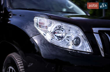 Позашляховик / Кросовер Toyota Land Cruiser Prado 2013 в 