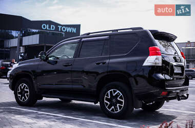 Позашляховик / Кросовер Toyota Land Cruiser Prado 2013 в 