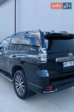 Позашляховик / Кросовер Toyota Land Cruiser Prado 2021 в 