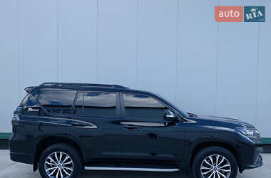 Позашляховик / Кросовер Toyota Land Cruiser Prado 2021 в 