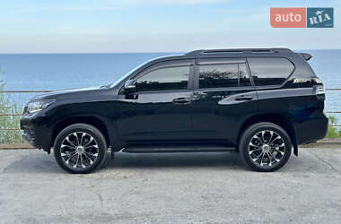 Внедорожник / Кроссовер Toyota Land Cruiser Prado 2020 в 