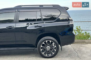 Внедорожник / Кроссовер Toyota Land Cruiser Prado 2020 в 