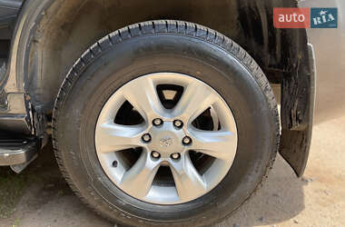 Позашляховик / Кросовер Toyota Land Cruiser Prado 2012 в 