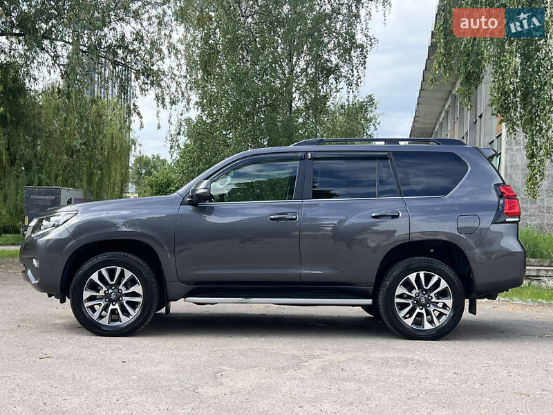 Toyota Land Cruiser Prado 2022